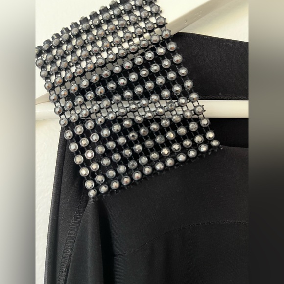 Black Lori Michaels cold shoulder open sleeve dress - Picture 5 of 6